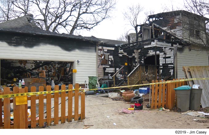 House fire strikes East Huntsville neighborhood