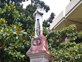Huntsville Confederate Monument Gets A Fresh Coat Of Paint