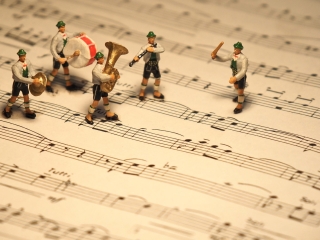 Miniature Figures Marching Band  - Ralf1403 / Pixabay